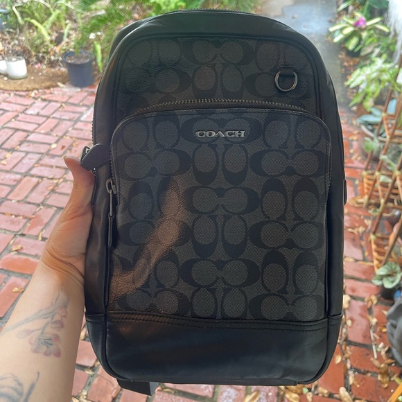 Authentic Coach Crossbody Graham Pack backpack - Picture 7 of 8